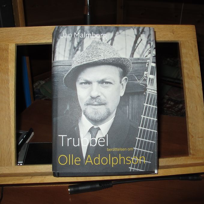 Den första stora biografin om Olle Adolphson. Jag intervjuades av författaren för detta sammanhang.